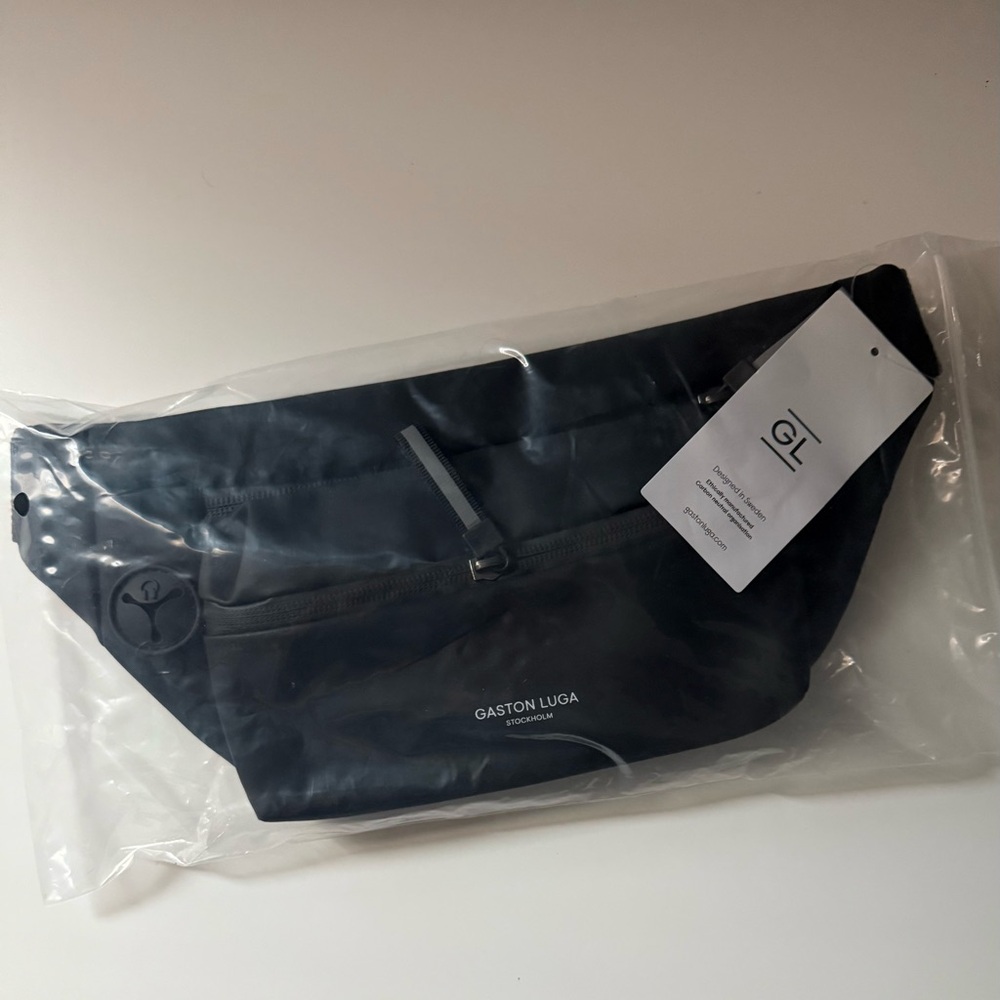 Gaston Luga Black Water Proof Splash Hip Pack